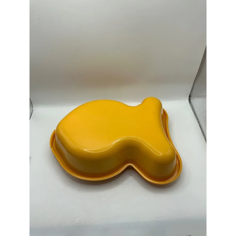 Goldfish Crackers Yellow Plastic Snack Container Storage Box Sunglasses Fish